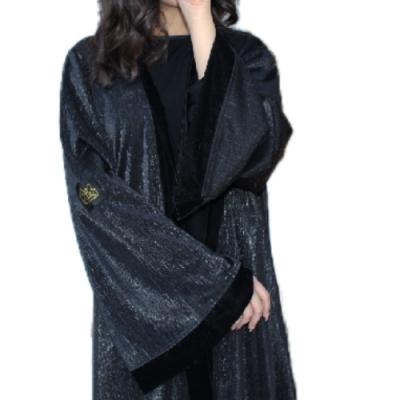 عباية مميزة بشكلين مختلفين